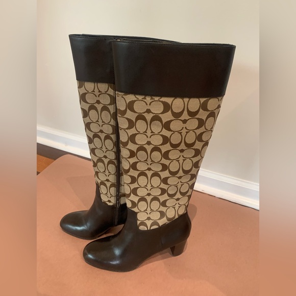 Coach signature boots size 8.5 new - Picture 1 of 10